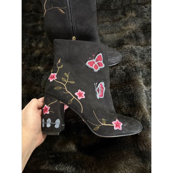 Nanette Lepore Boots Sz  8.5  Suede Embroidered Flowers Butterfly Festival Y2K - Picture 1 of 8